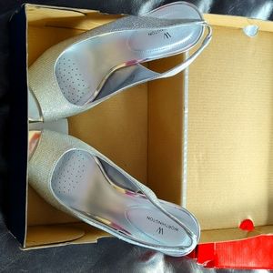 Women's size 11m dress shoes